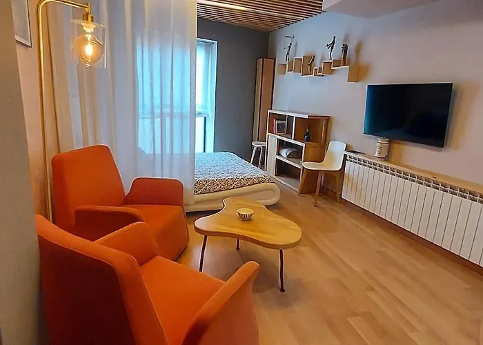 Estudio De Diseno Con Parking En El Centro