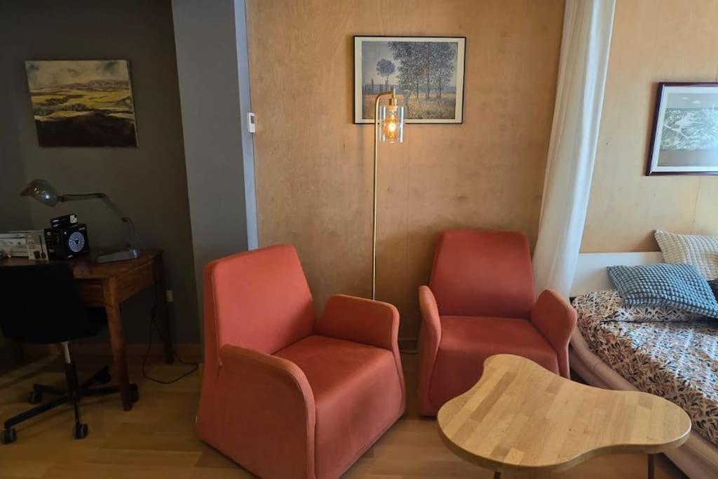 Estudio De Diseno Con Parking En El Centro * Huesca
